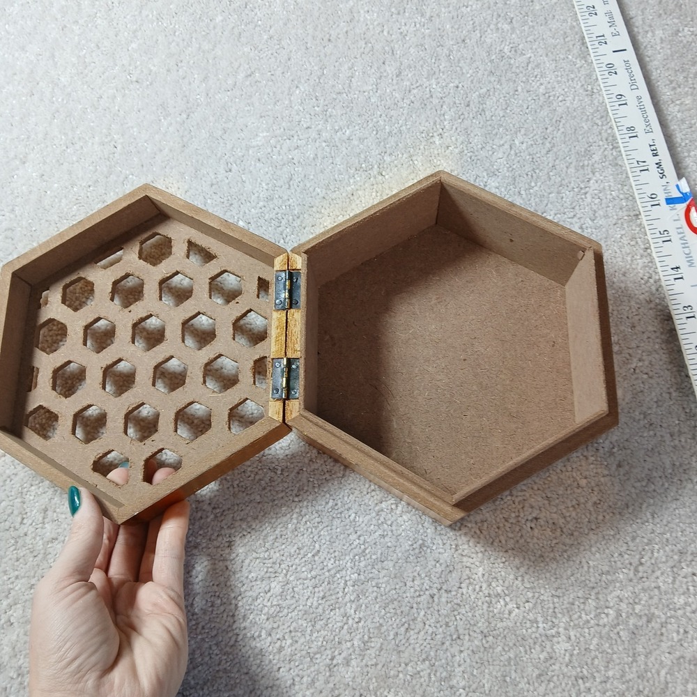 Wooden Honeycomb Hexagon Nesting Box Bee Decor Sign Gold Foil Metallic Shiny - Picture 6 of 13